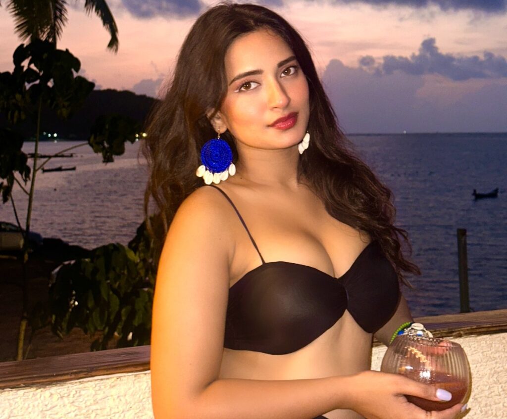 komal singh bikini hot unseen