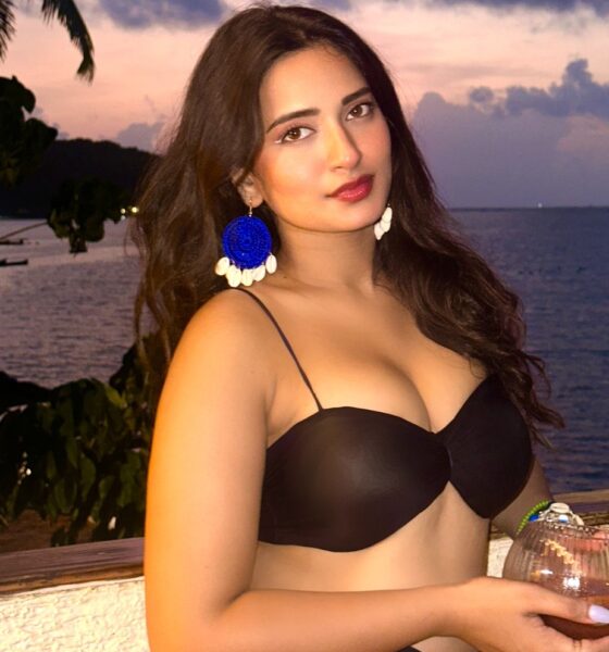 komal singh bikini hot unseen