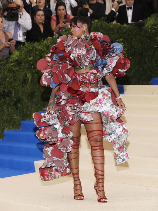 Raw, Sheer, and Unraveling Inside Fashion’s Shift Toward Deconstructed Luxury