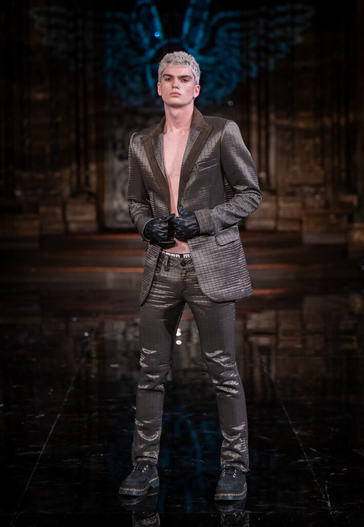 Image of runway model at New York Fashion Week Street Style Trends in HD