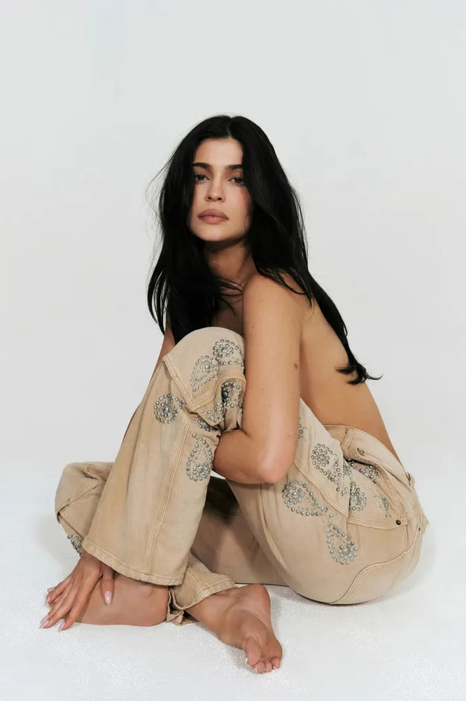Kylie Jenner hd hot shoot for KHY