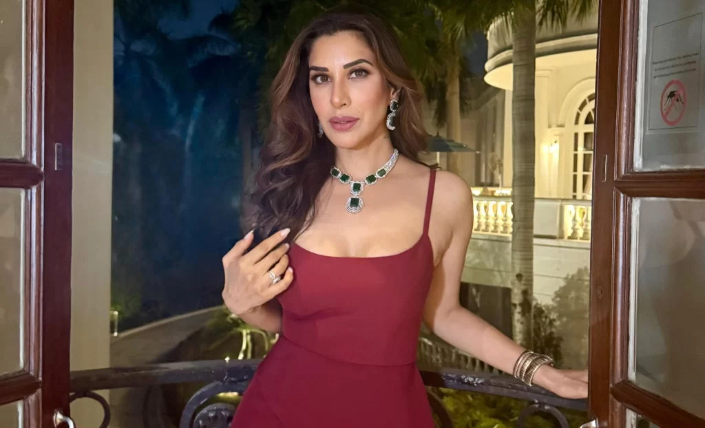 Hot Sophie Choudry Striking Maroon Gown In Lucknow Unseen